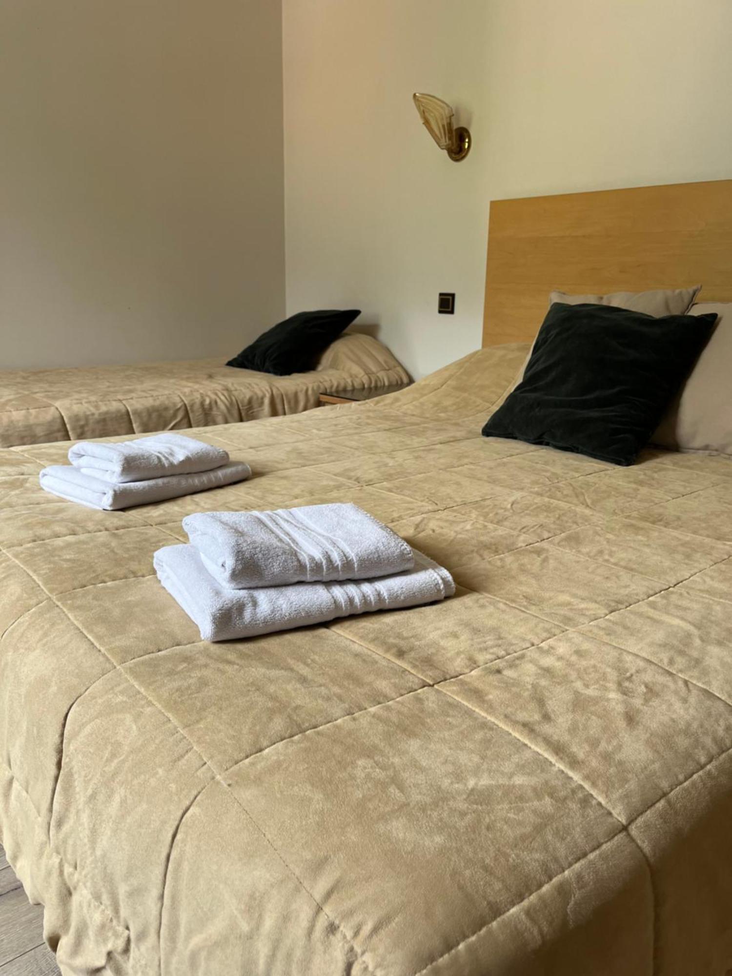 Savoy Hotel لو بورْجيه دو لاك المظهر الخارجي الصورة