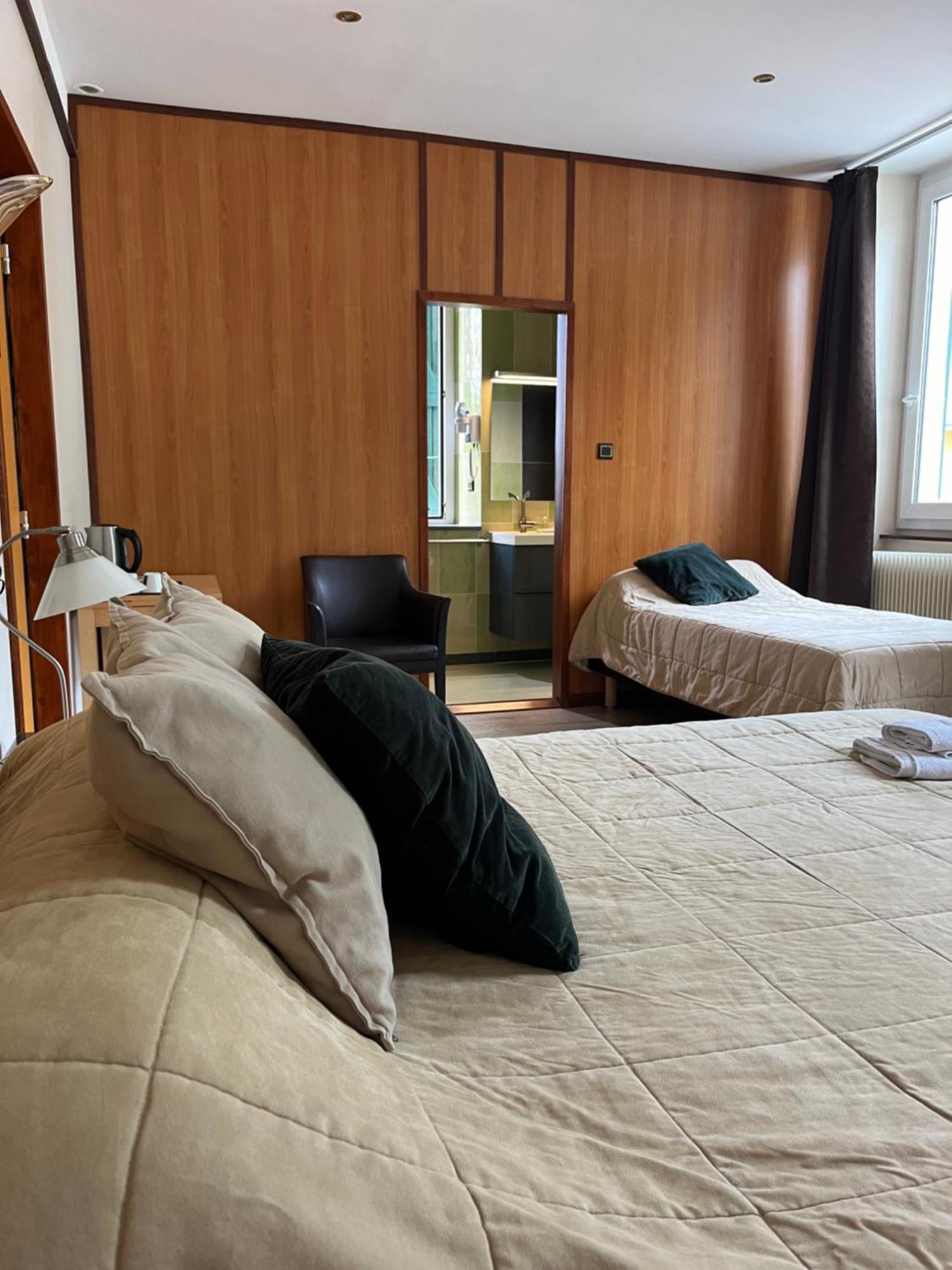 Savoy Hotel لو بورْجيه دو لاك المظهر الخارجي الصورة