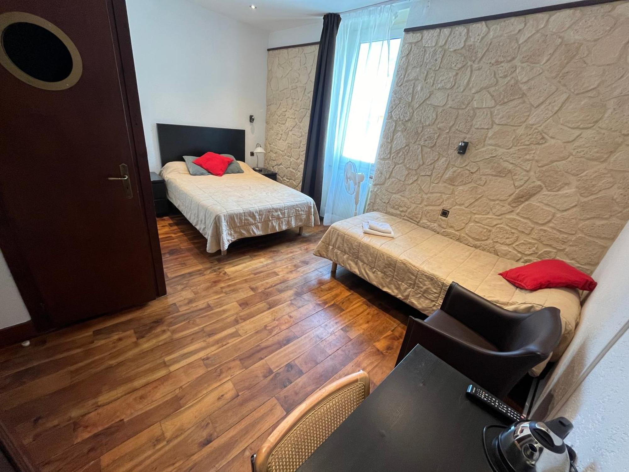 Savoy Hotel لو بورْجيه دو لاك المظهر الخارجي الصورة